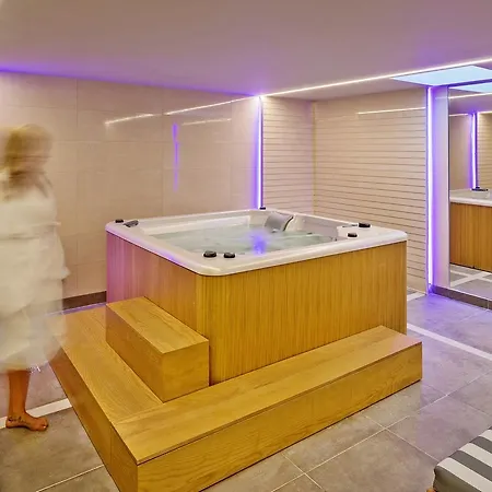 Swell Boutique Hotell 4*